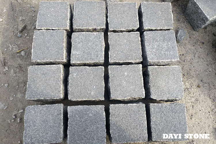 New G684 Natural Black Granite Stone Cubs Top flamed edges split bottom sawn - Dayi Stone New G684 Natural Black Granite Stone Cubs Top flamed edges split bottom sawn - Dayi Stone